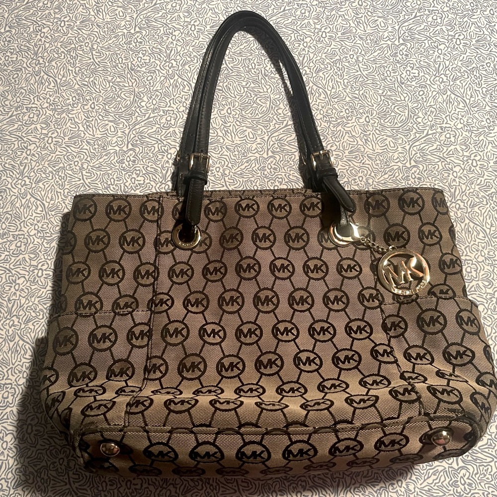 Michael by Michael Kors Monogram Canvas East/West Tote Cream And Black EUC W COA